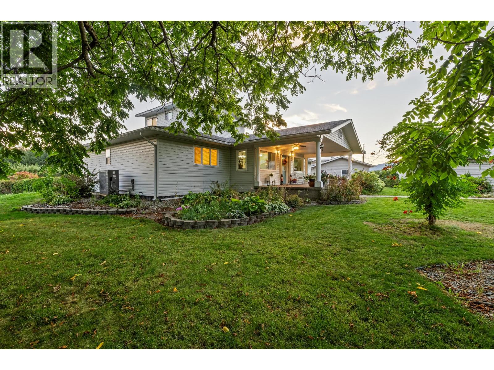 409 33rd Avenue, Creston, British Columbia  V0B 1G1 - Photo 3 - 10401054
