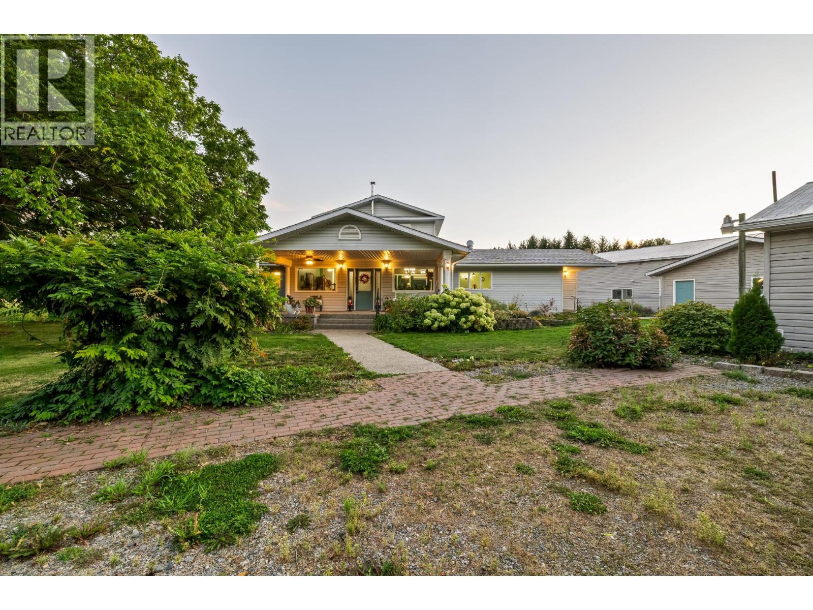 409 33rd Avenue, Creston, British Columbia  V0B 1G1 - Photo 4 - 10401054
