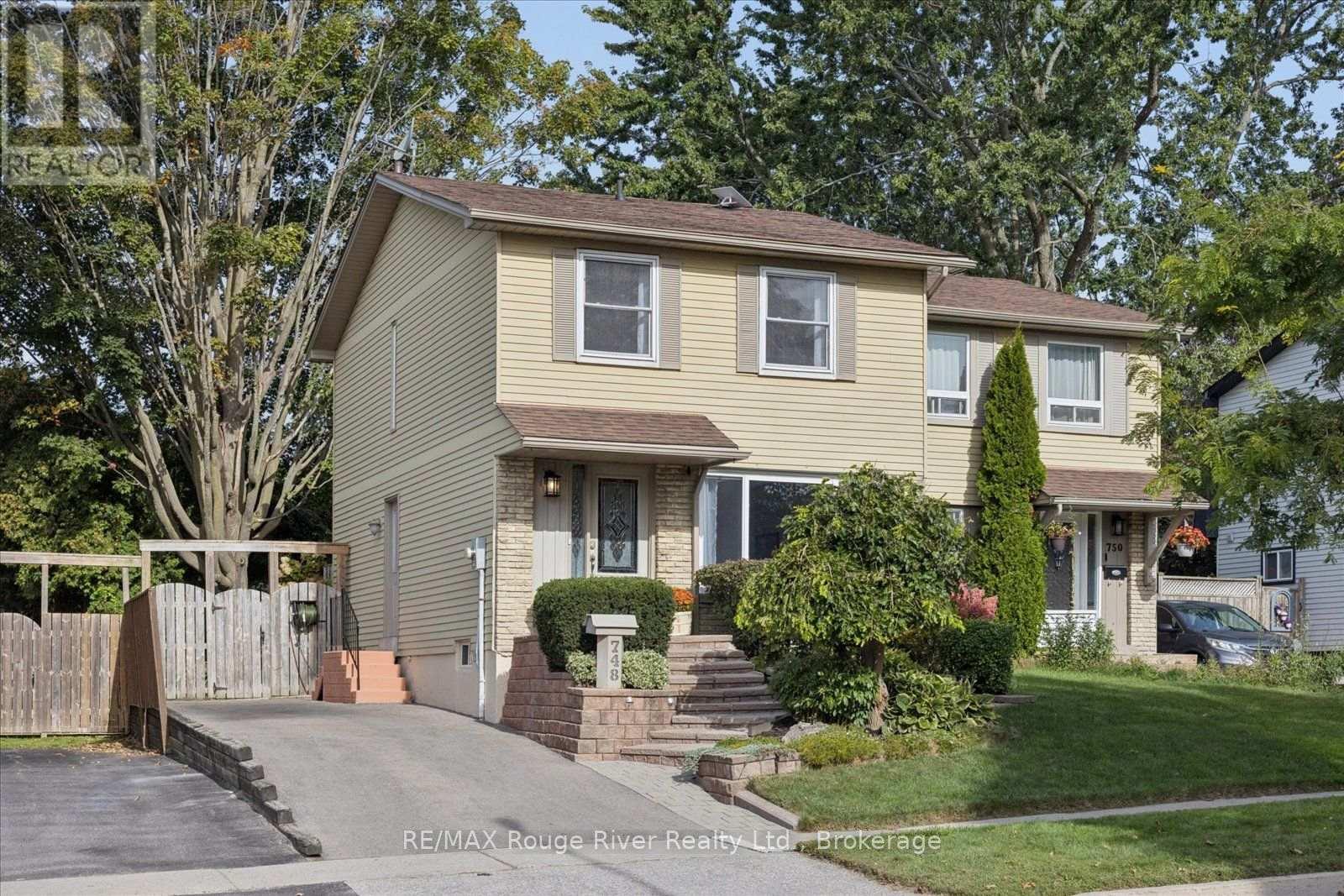 748 HILLCROFT STREET, Oshawa, Ontario