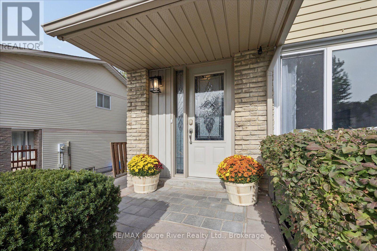 748 Hillcroft Street, Oshawa, Ontario  L1G 7H6 - Photo 4 - E13813870