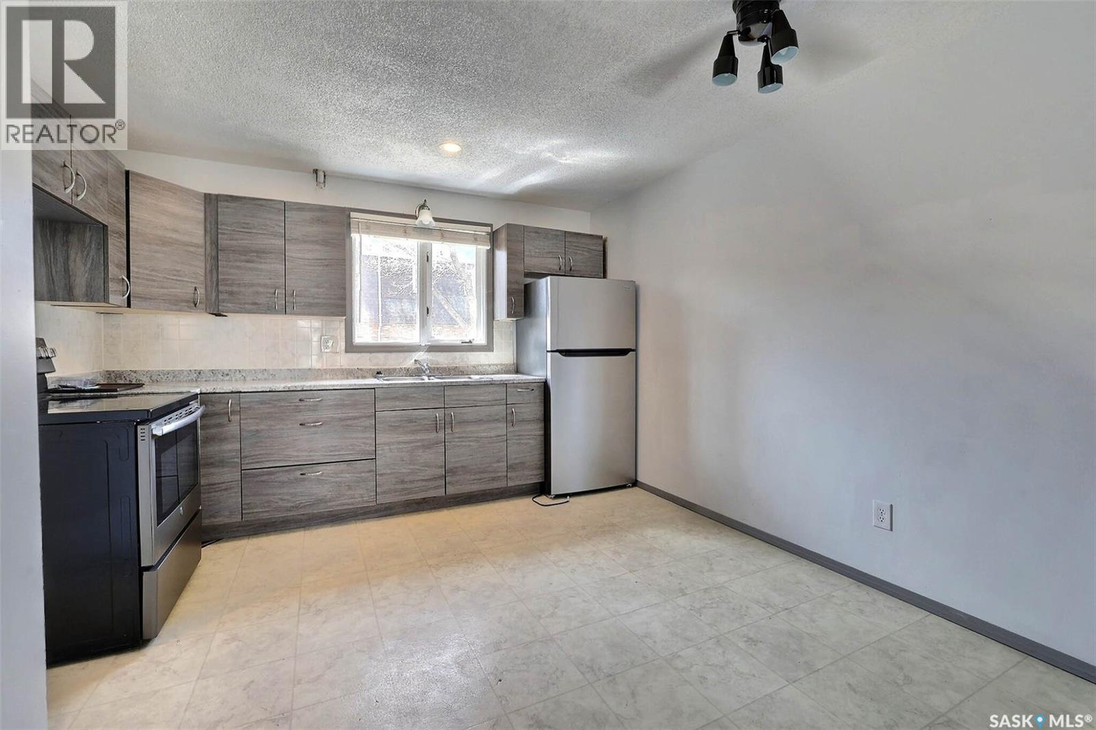 51 Spruceview Road, Regina, Saskatchewan  S4R 0E1 - Photo 6 - SK049103