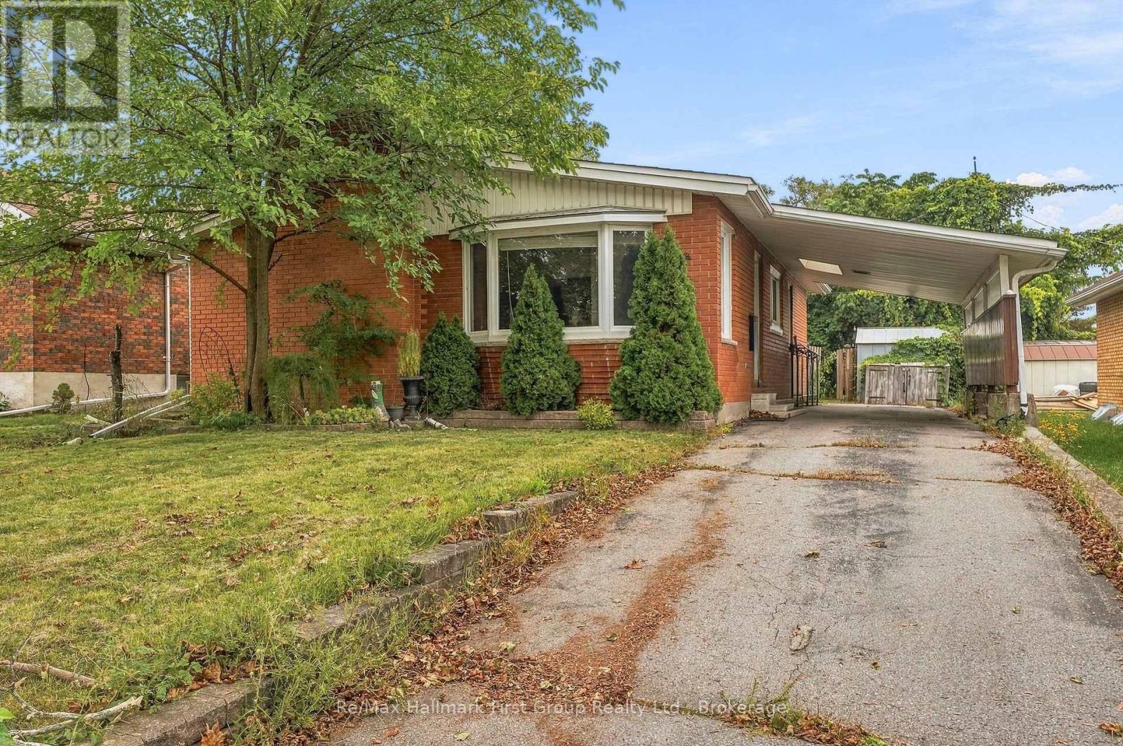 31 First Avenue, Quinte West, Ontario  K8V 4C2 - Photo 2 - X13813662