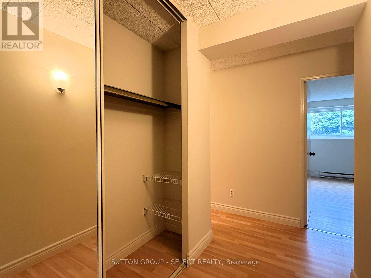 203 - 80 Breckenridge Drive, Kitchener, Ontario  N2B 2N9 - Photo 7 - X13813606