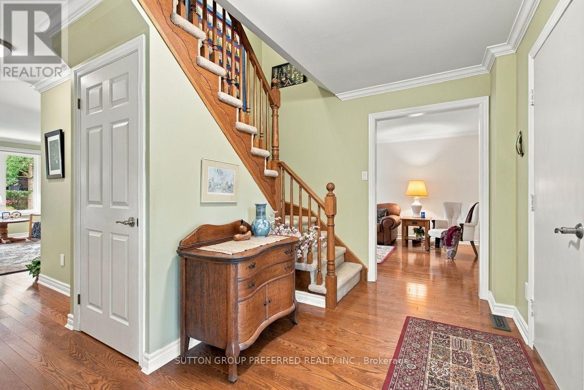 668 Country Club Drive, London South, Ontario  N6C 5R1 - Photo 5 - X13813772