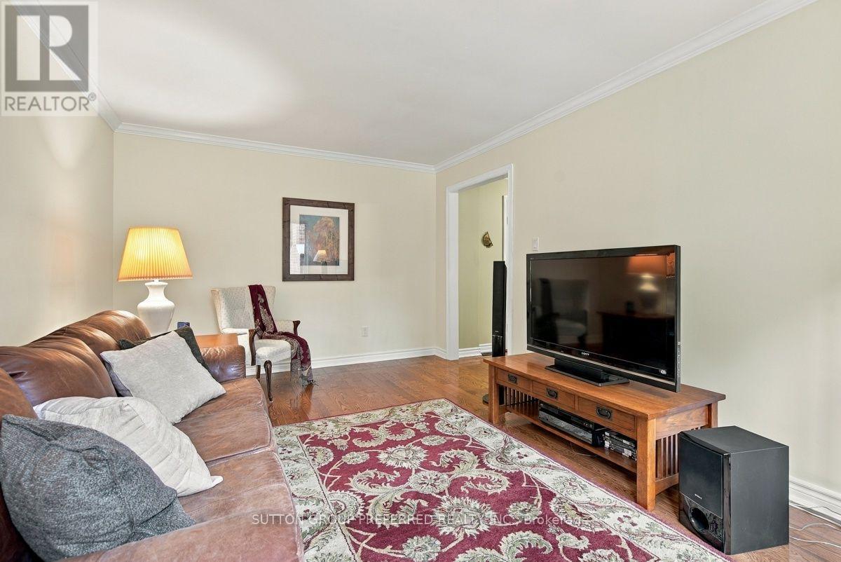668 Country Club Drive, London South, Ontario  N6C 5R1 - Photo 9 - X13813772