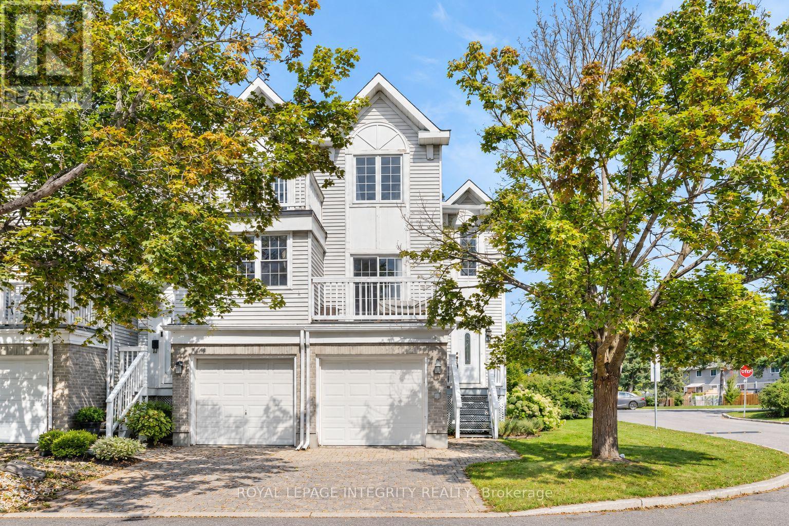 5 - 10 CASTLEGREEN PRIVATE, Ottawa, Ontario