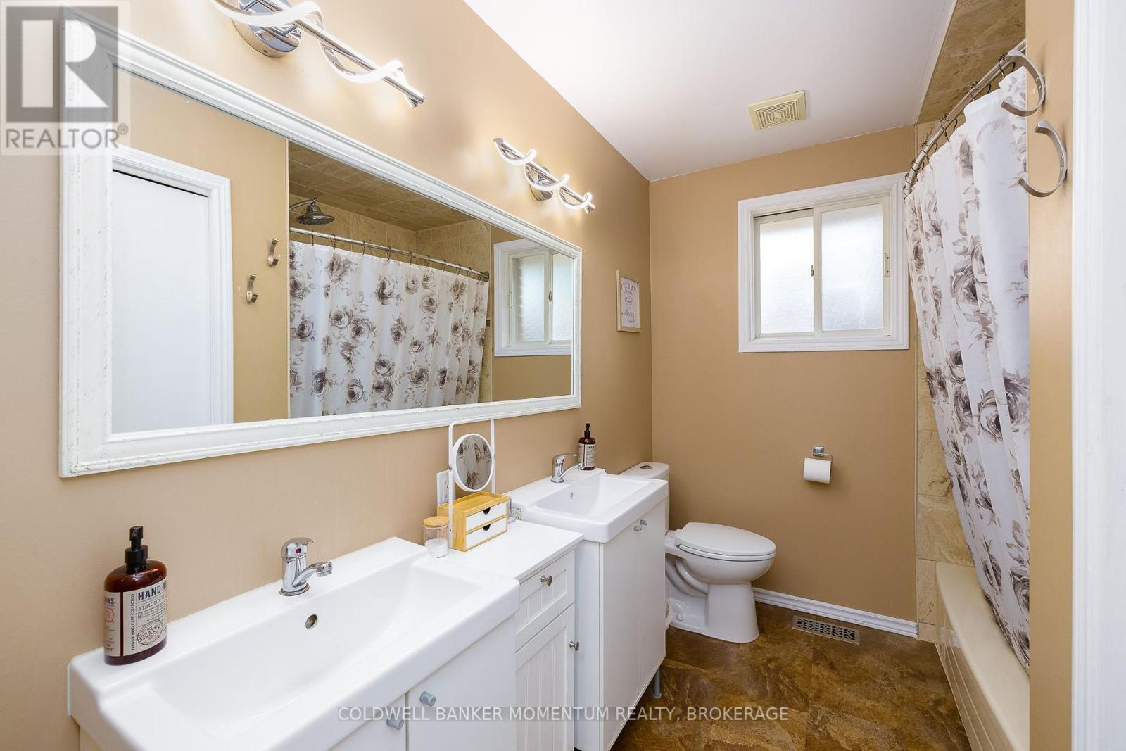 7439 Nasrullah Crescent, Niagara Falls (West Wood), Ontario L2H 2M4 - Photo 15 - X13813656