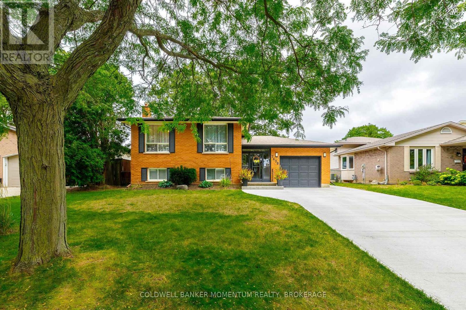 7439 Nasrullah Crescent, Niagara Falls (West Wood), Ontario L2H 2M4 - Photo 2 - X13813656