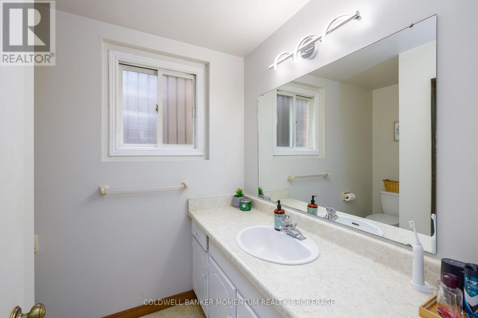 7439 Nasrullah Crescent, Niagara Falls (West Wood), Ontario L2H 2M4 - Photo 20 - X13813656