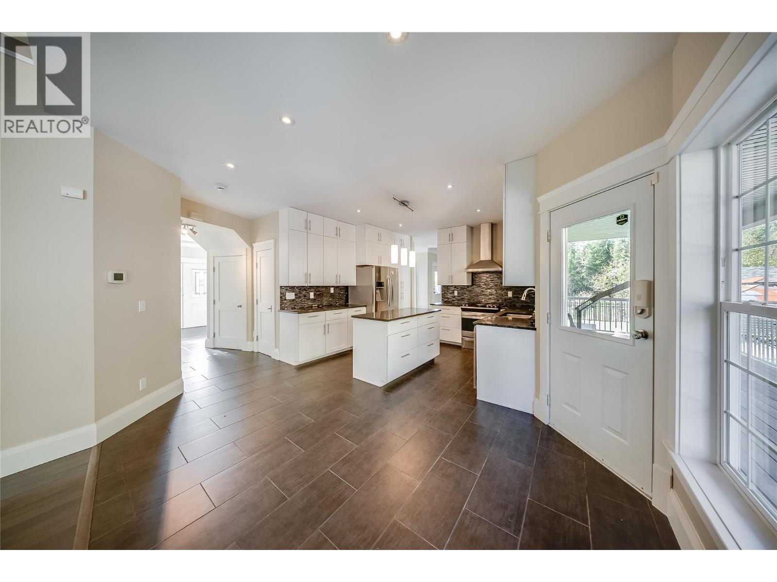 3732 5th Avenue, Castlegar, British Columbia V1N 4Y4 - Photo 11 - 10400666