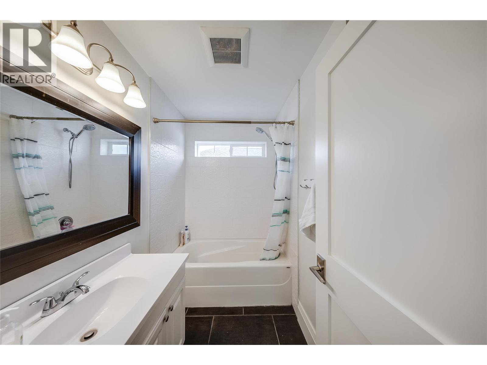 3732 5th Avenue, Castlegar, British Columbia V1N 4Y4 - Photo 30 - 10400666
