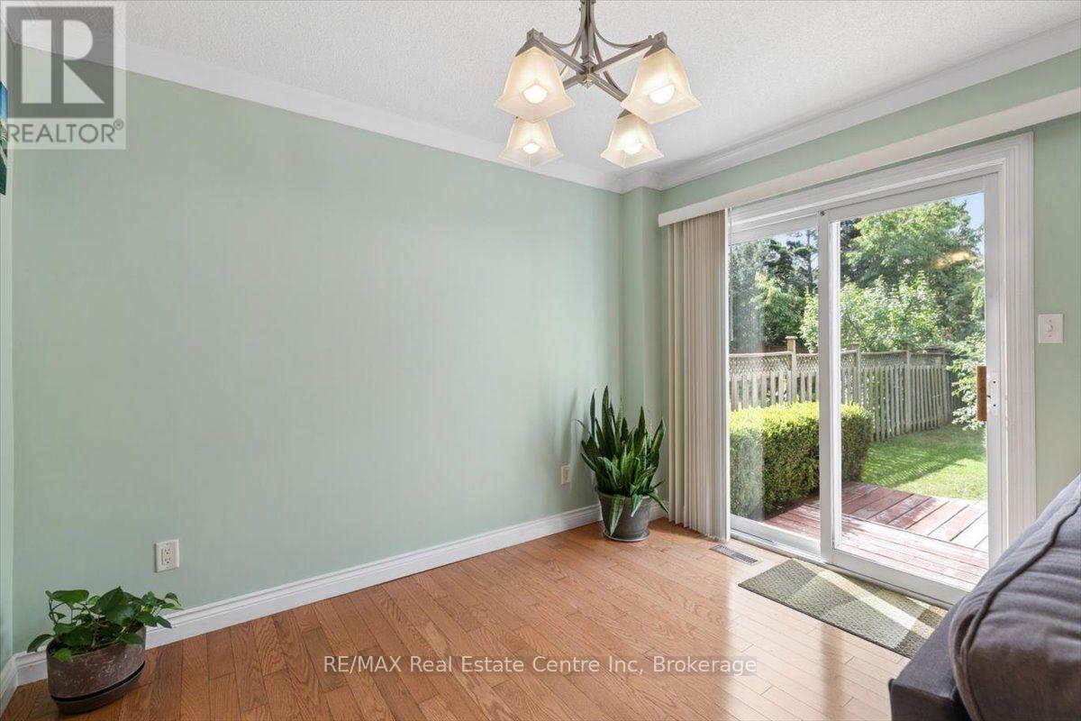 2524 Logan Avenue, Oakville, Ontario  L6H 6S2 - Photo 11 - W13813786