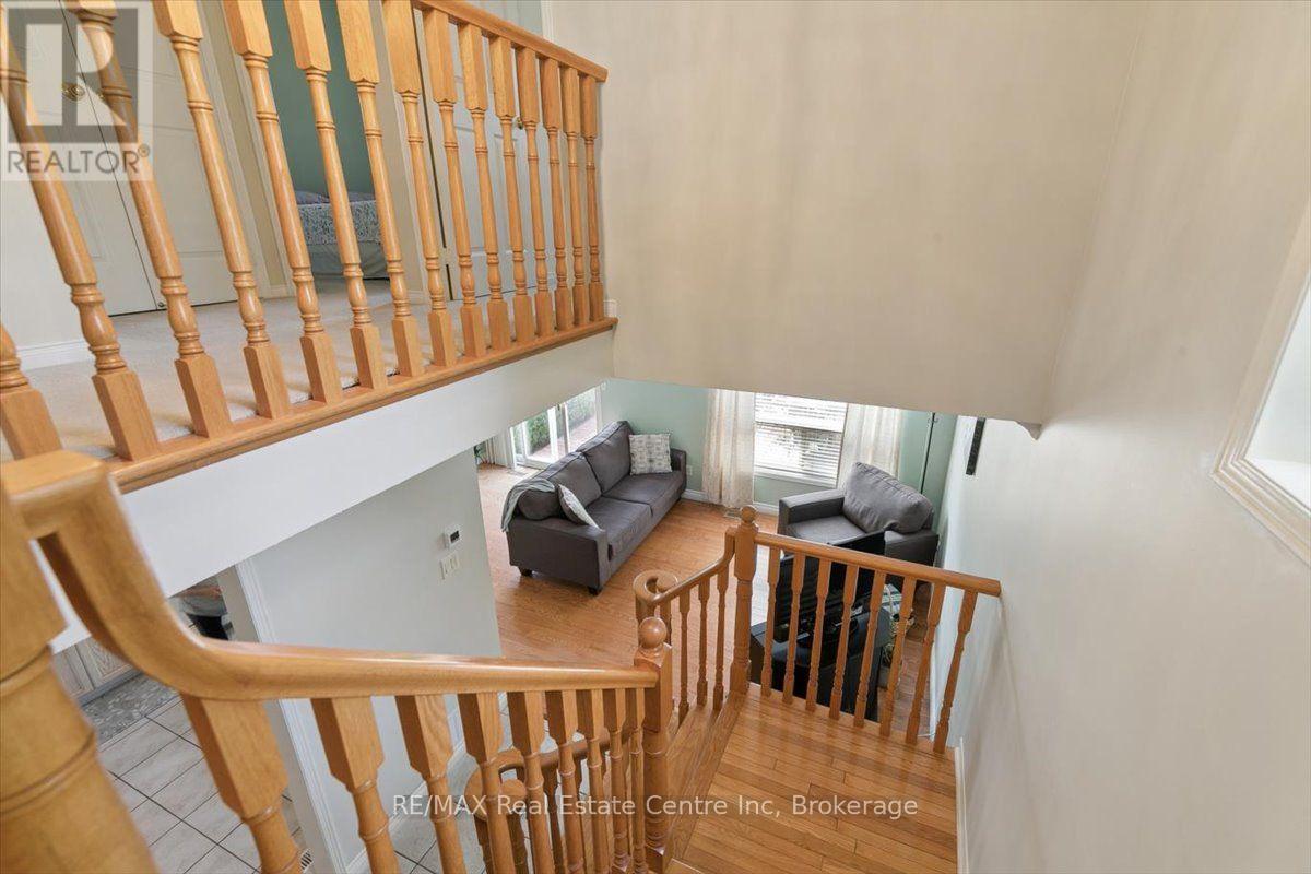2524 Logan Avenue, Oakville, Ontario  L6H 6S2 - Photo 21 - W13813786