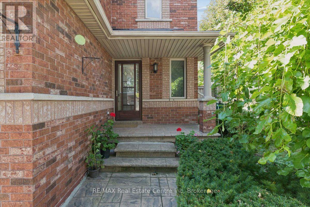 2524 Logan Avenue, Oakville, Ontario  L6H 6S2 - Photo 5 - W13813786