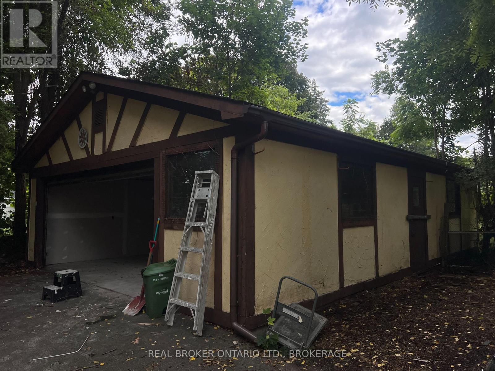 320 2ND STREET E photo 44