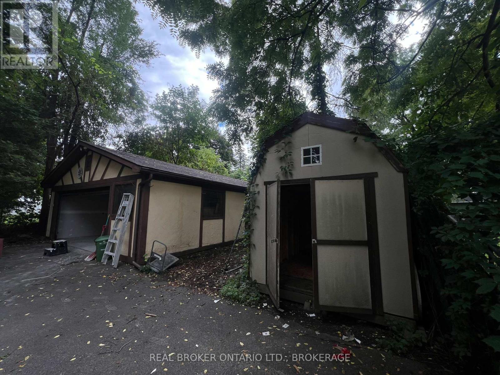 320 2ND STREET E photo 45