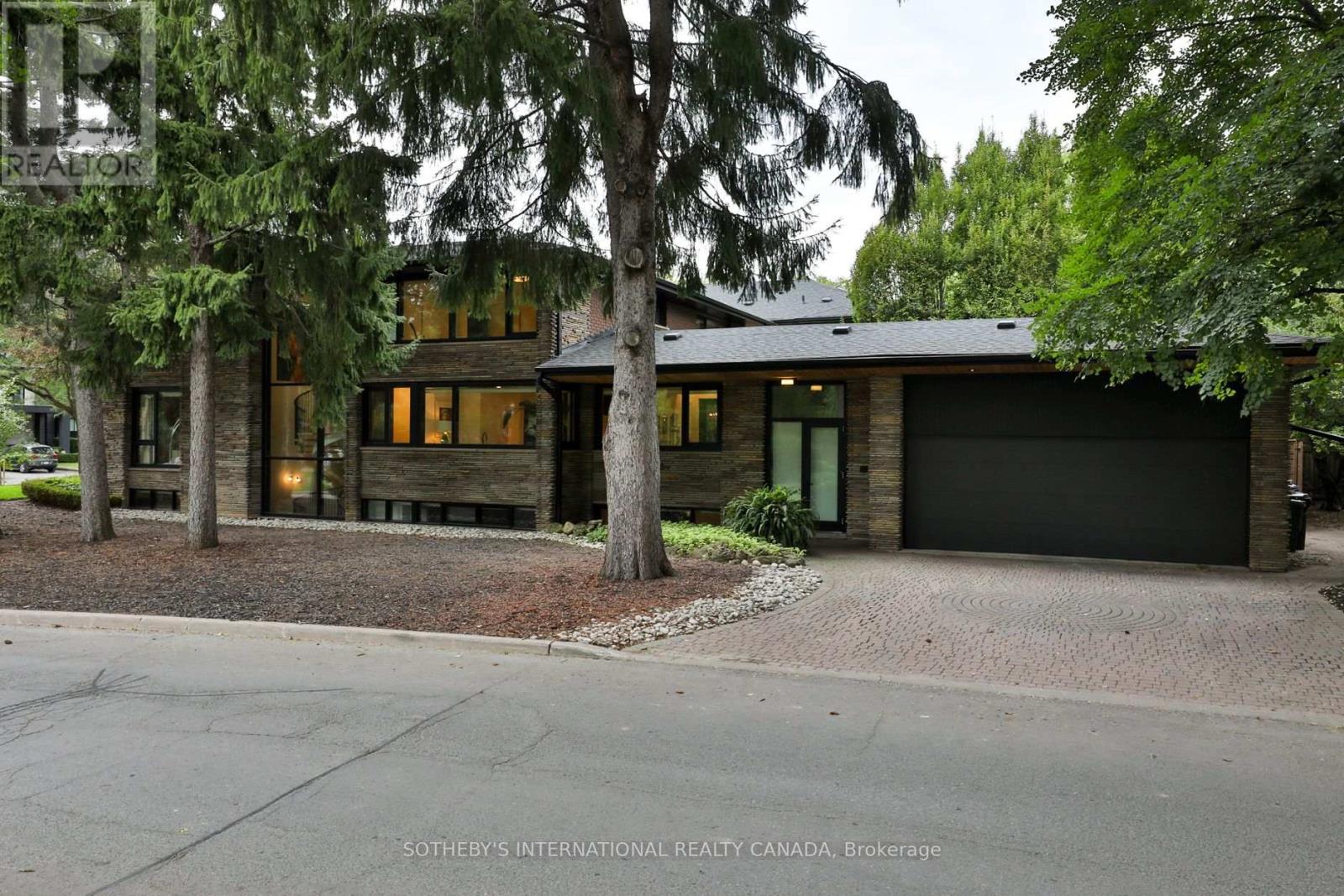 5 Overdale Road, Toronto, Ontario  M6B 3E9 - Photo 3 - C13813604