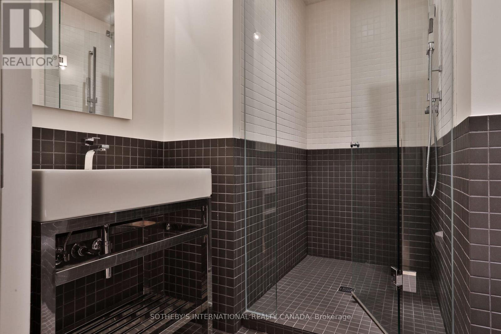 5 Overdale Road, Toronto, Ontario  M6B 3E9 - Photo 37 - C13813604