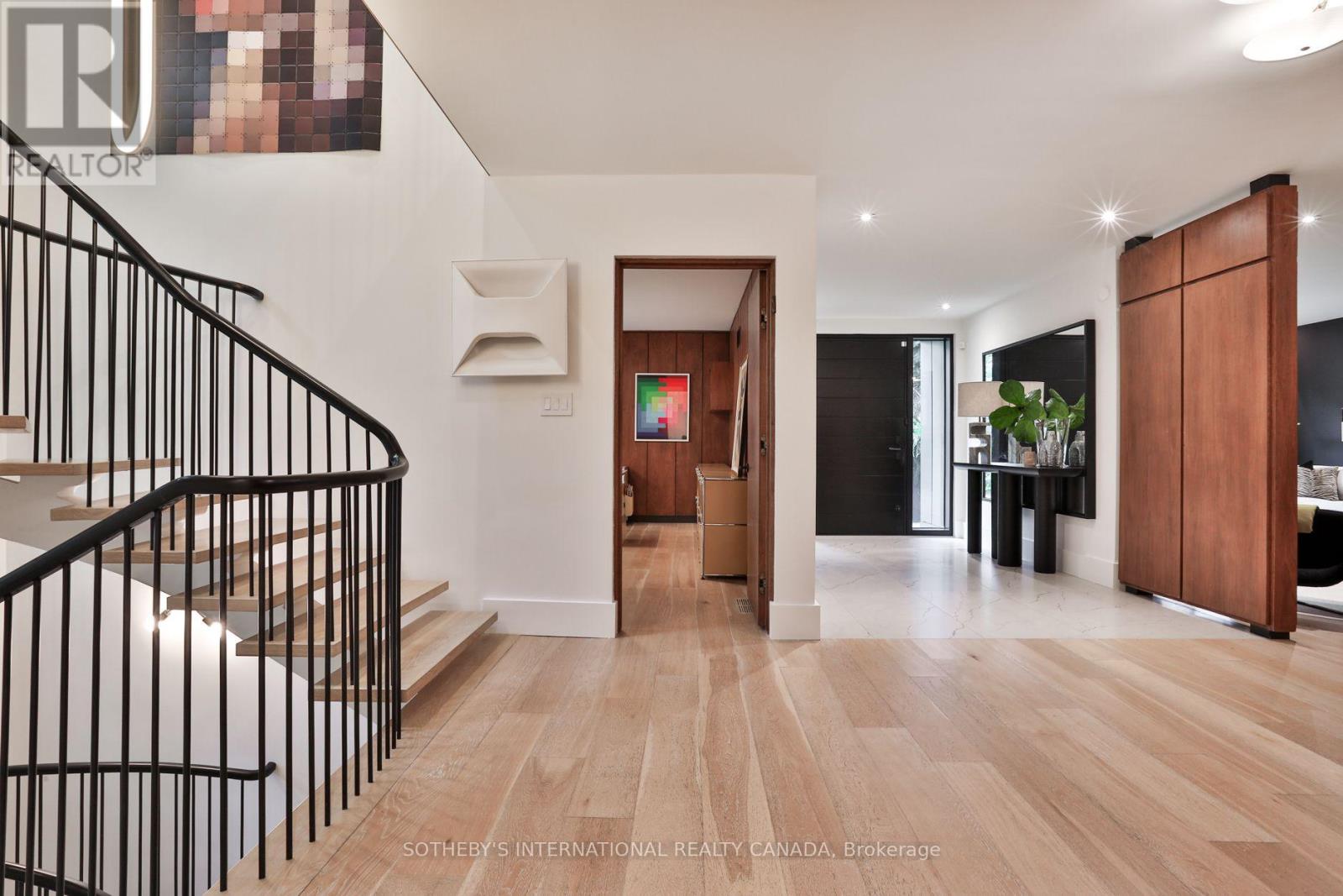 5 Overdale Road, Toronto, Ontario  M6B 3E9 - Photo 7 - C13813604