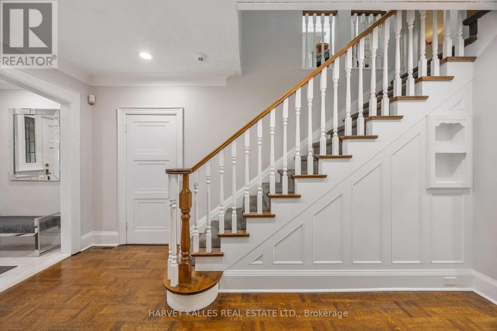 141 Old Forest Hill Road, Toronto, Ontario  M5N 2N7 - Photo 7 - C13813608