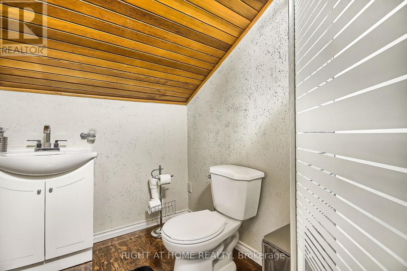 122 Elvaston Drive, Toronto, Ontario  M4A 1N6 - Photo 32 - C13813614