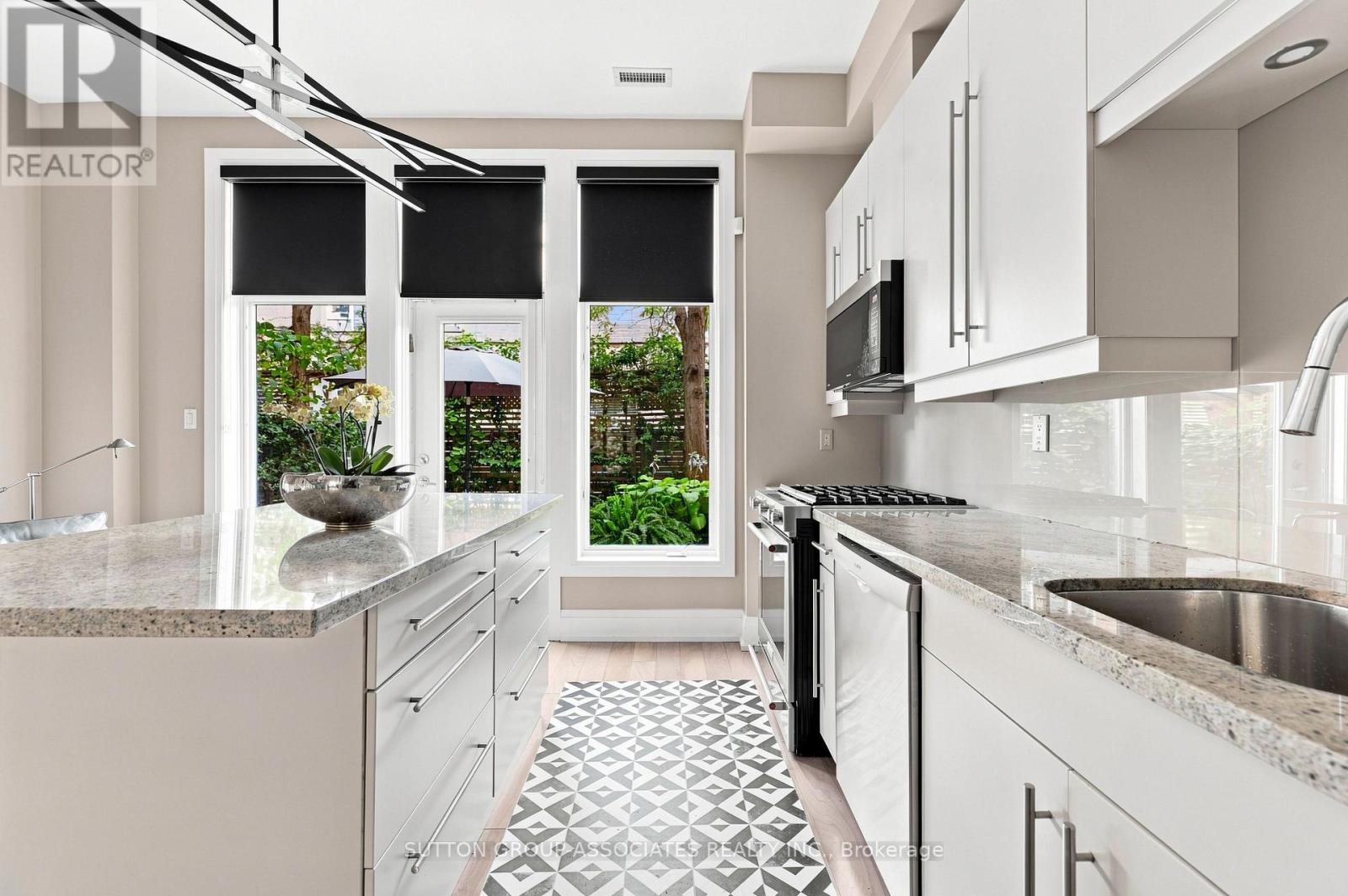 Th9 - 385 Brunswick Avenue, Toronto, Ontario  M5R 3R1 - Photo 10 - C13813674