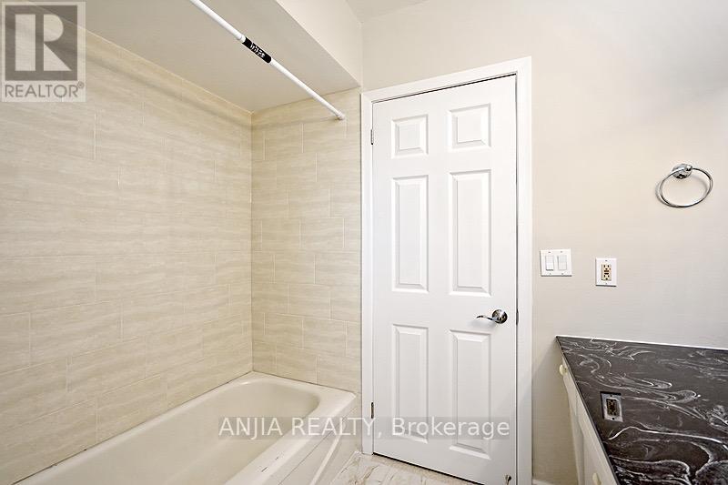 Upper - 80 Alamosa Drive, Toronto, Ontario  M2J 2N9 - Photo 11 - C13813758