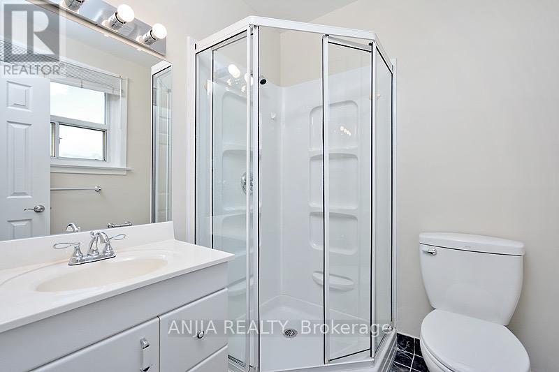 Upper - 80 Alamosa Drive, Toronto, Ontario  M2J 2N9 - Photo 14 - C13813758