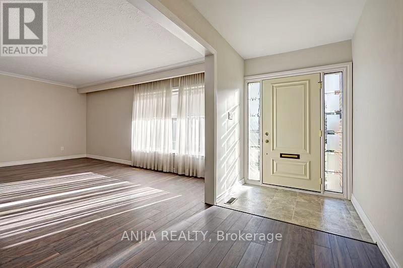 Upper - 80 Alamosa Drive, Toronto, Ontario  M2J 2N9 - Photo 3 - C13813758