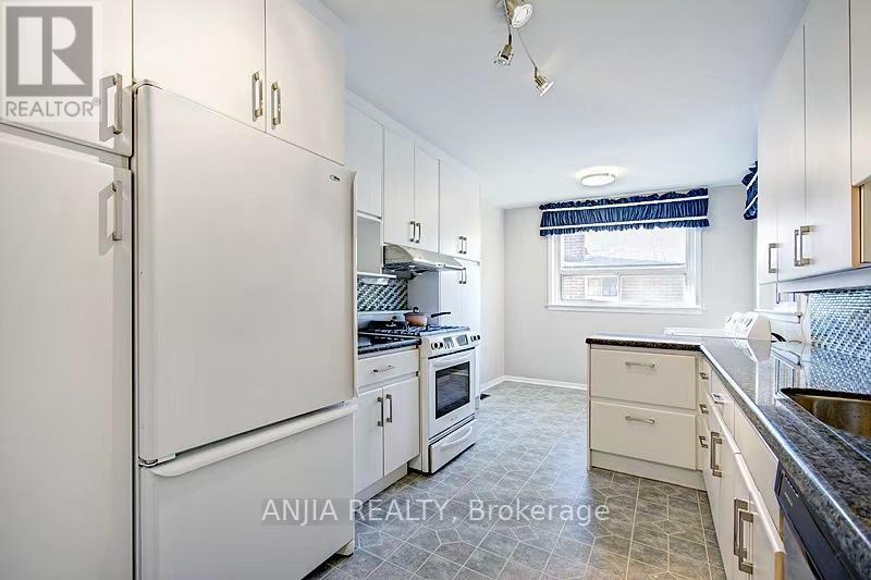Upper - 80 Alamosa Drive, Toronto, Ontario  M2J 2N9 - Photo 6 - C13813758