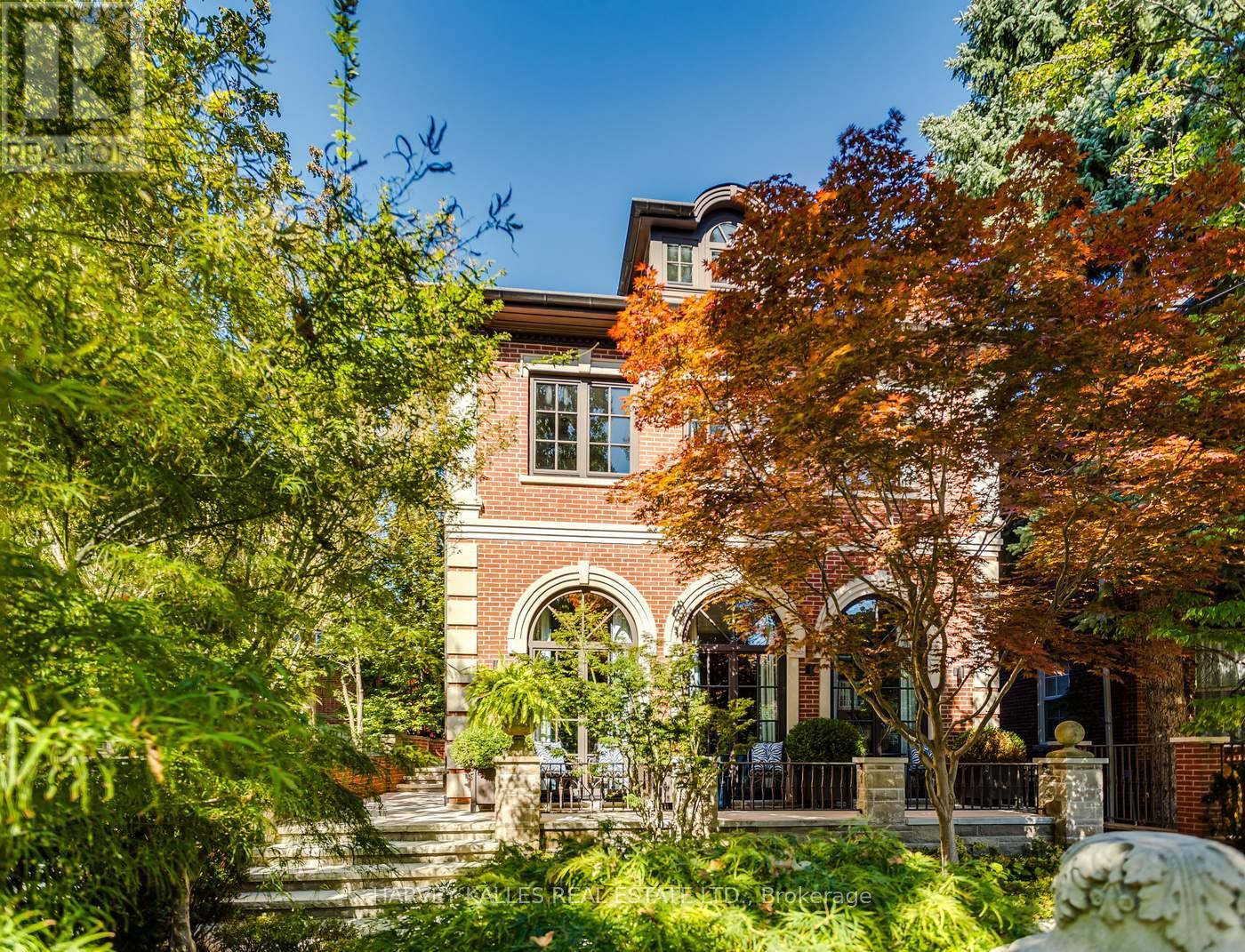 92 South Drive, Toronto, Ontario  M4W 1R6 - Photo 1 - C13813766