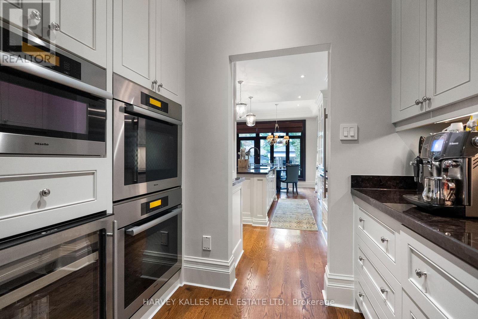 92 South Drive, Toronto, Ontario  M4W 1R6 - Photo 23 - C13813766
