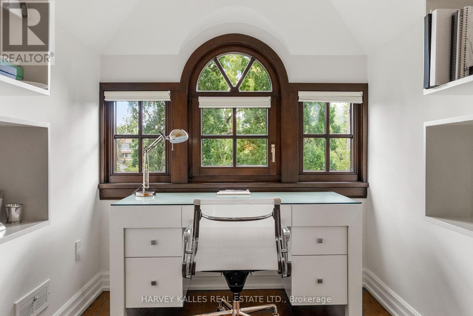 92 South Drive, Toronto, Ontario  M4W 1R6 - Photo 28 - C13813766