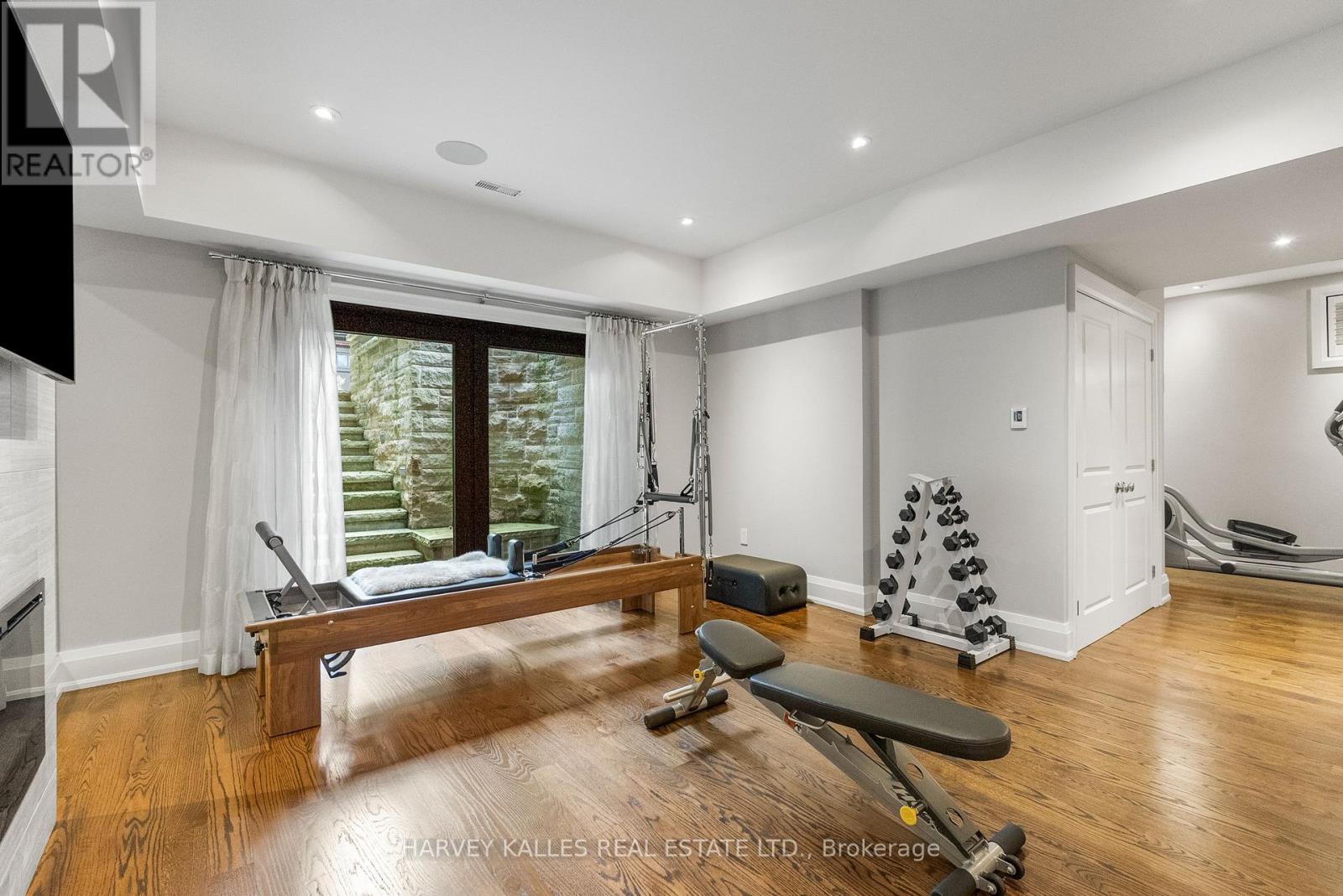92 South Drive, Toronto, Ontario  M4W 1R6 - Photo 31 - C13813766