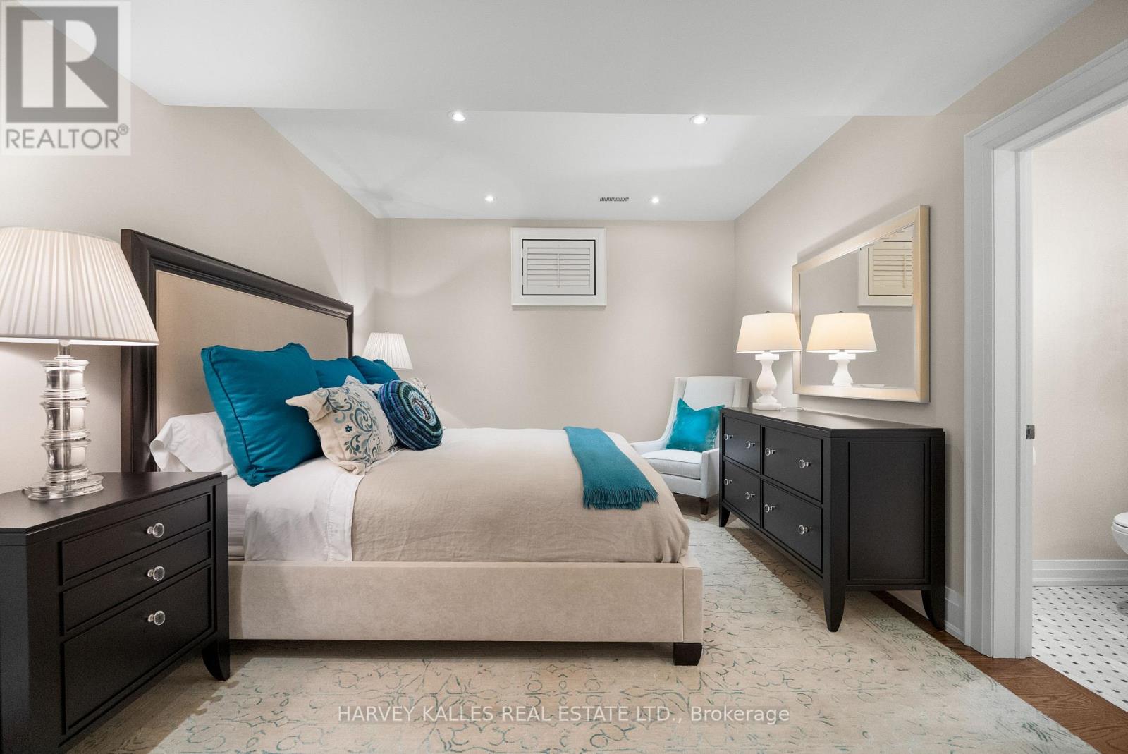 92 South Drive, Toronto, Ontario  M4W 1R6 - Photo 32 - C13813766