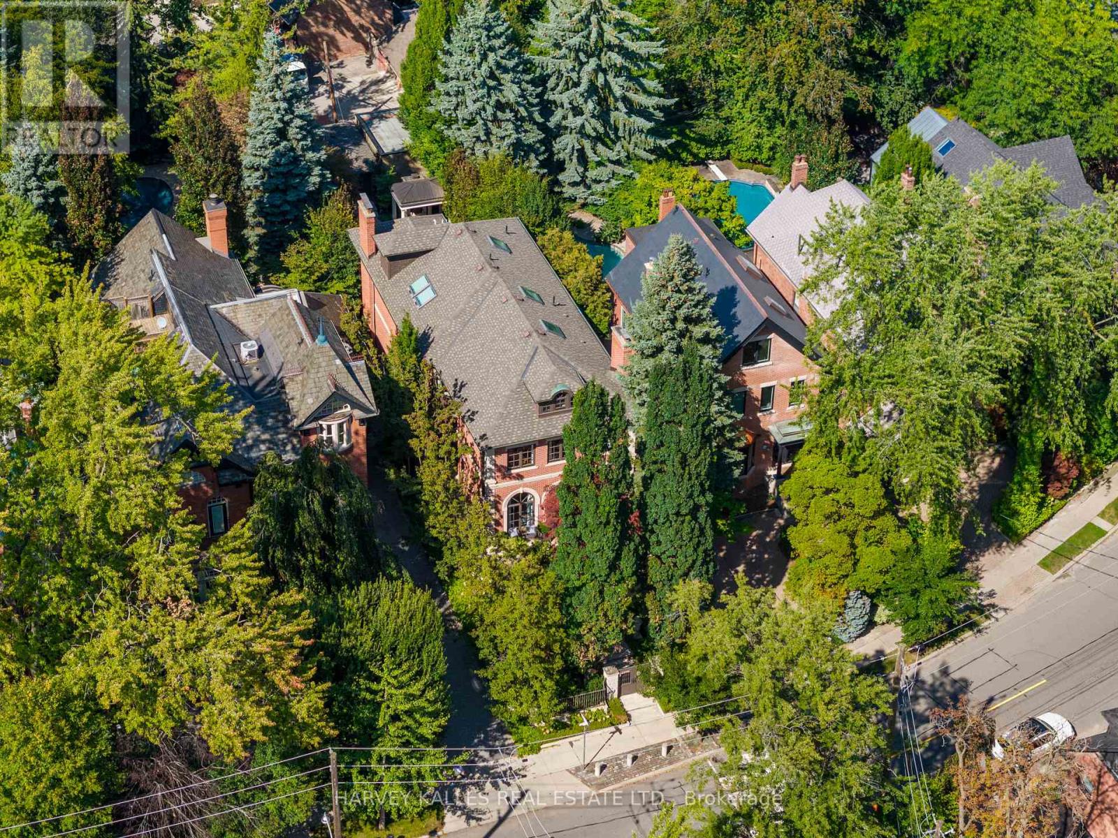 92 South Drive, Toronto, Ontario  M4W 1R6 - Photo 42 - C13813766