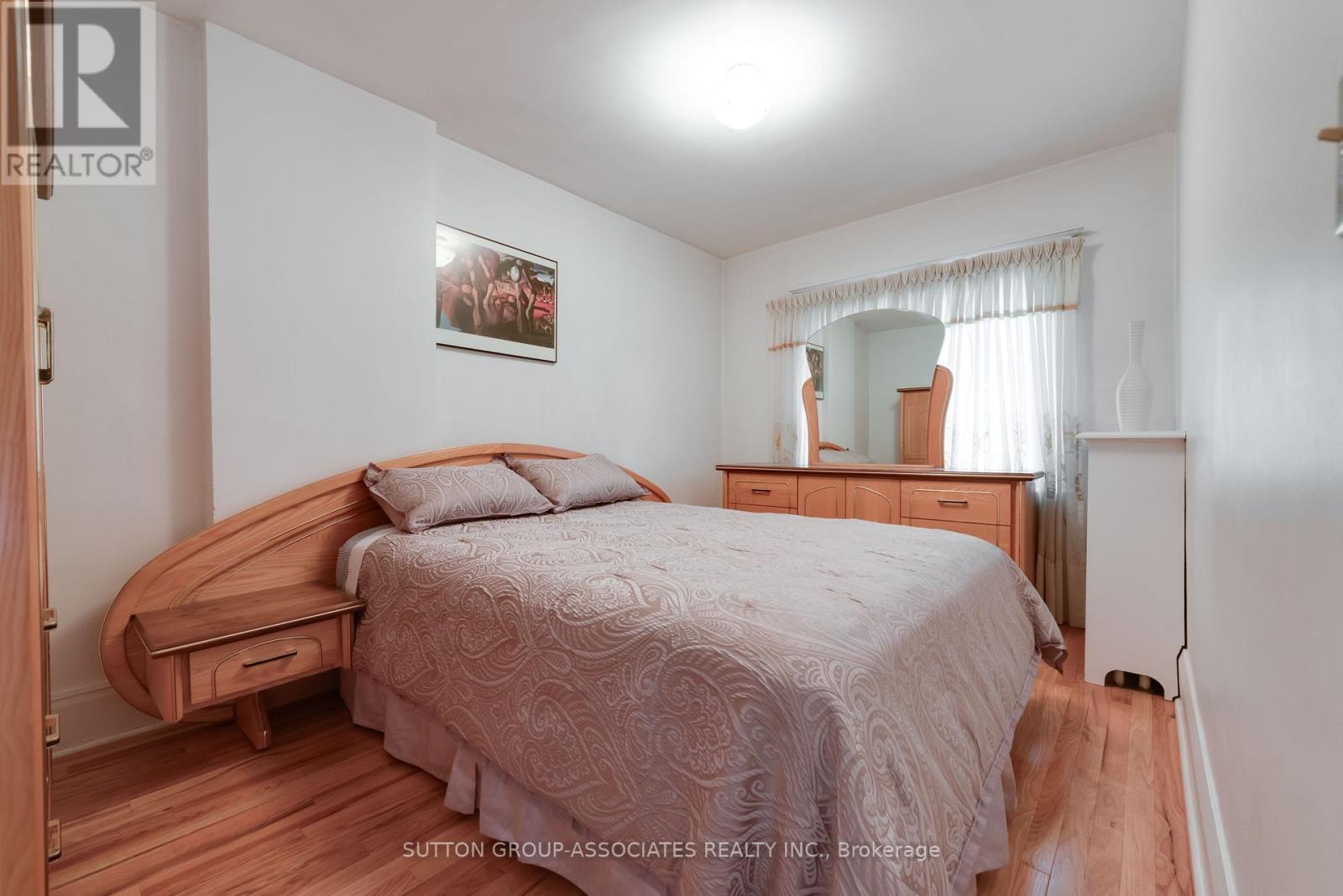 368 Glenholme Avenue, Toronto, Ontario  M6E 3E5 - Photo 11 - C13813884