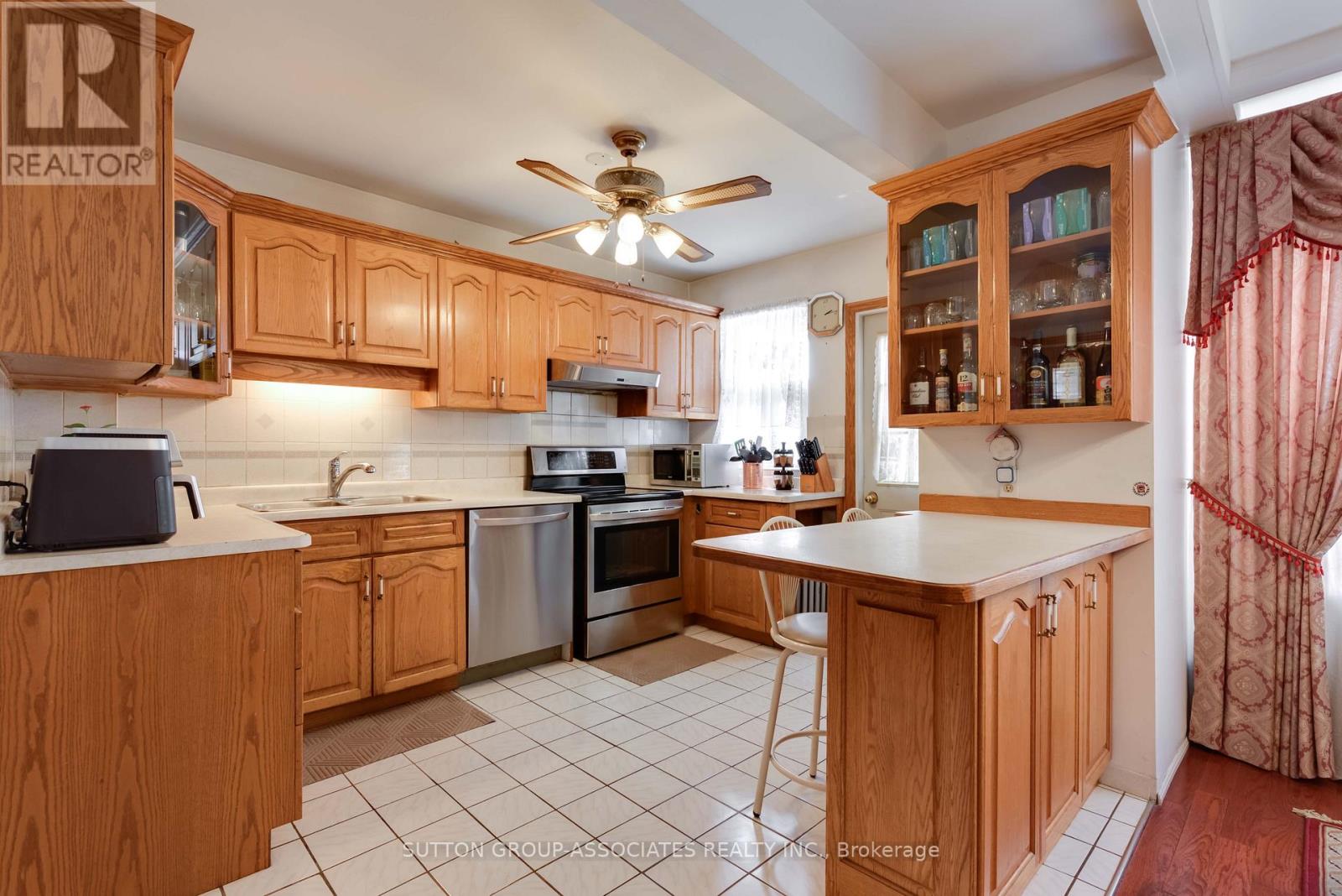 368 Glenholme Avenue, Toronto, Ontario  M6E 3E5 - Photo 7 - C13813884