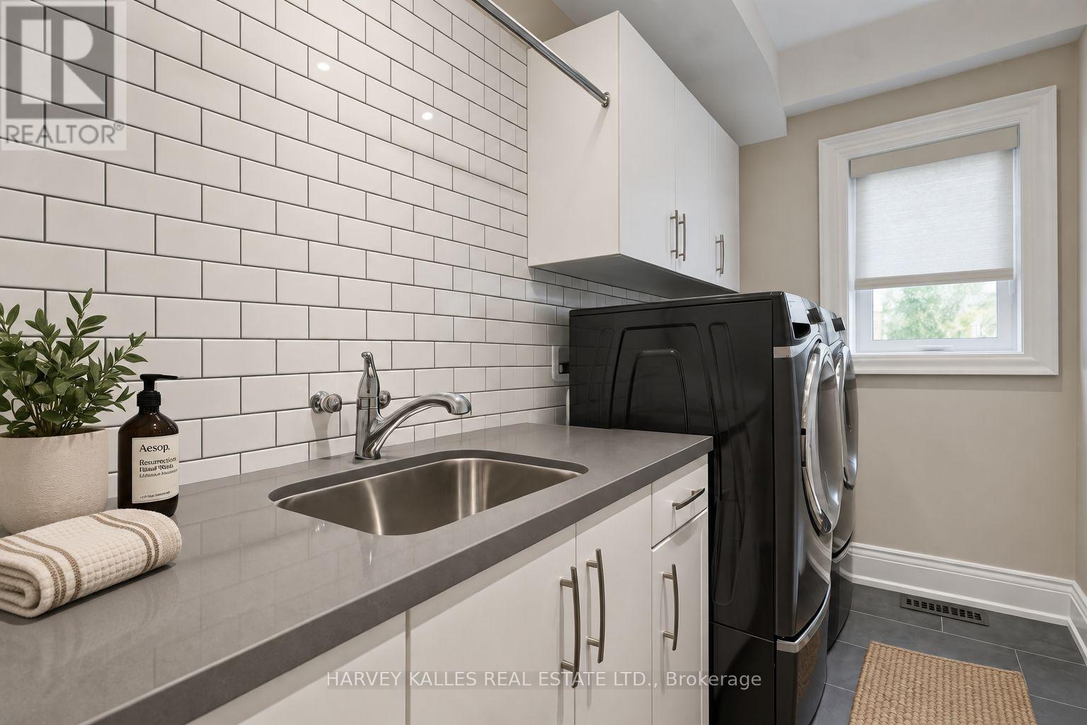 40 Sultana Avenue, Toronto, Ontario  M6A 1T1 - Photo 34 - C13813886