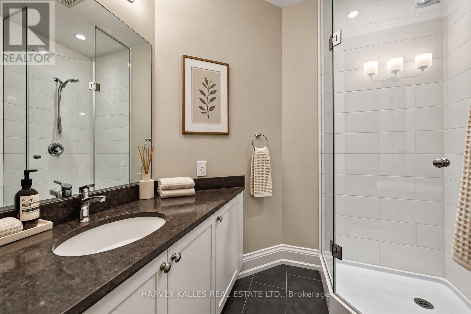 40 Sultana Avenue, Toronto, Ontario  M6A 1T1 - Photo 42 - C13813886