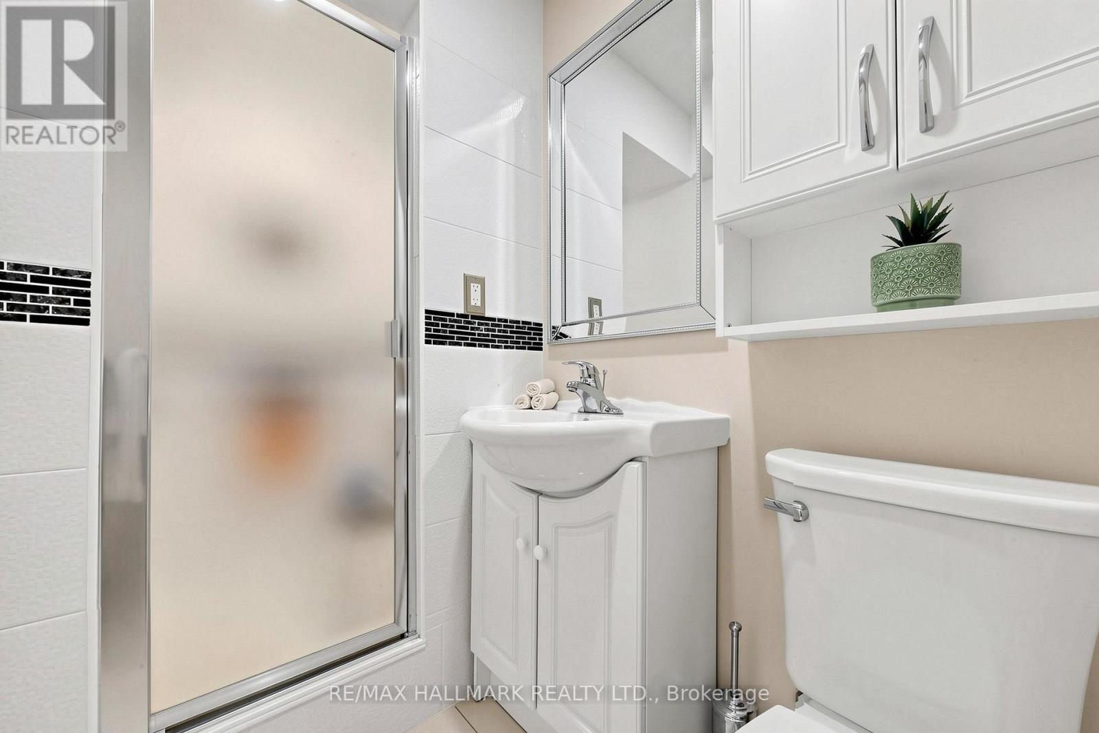 96b Laurel Avenue, Toronto, Ontario  M1K 3J9 - Photo 33 - E13813570