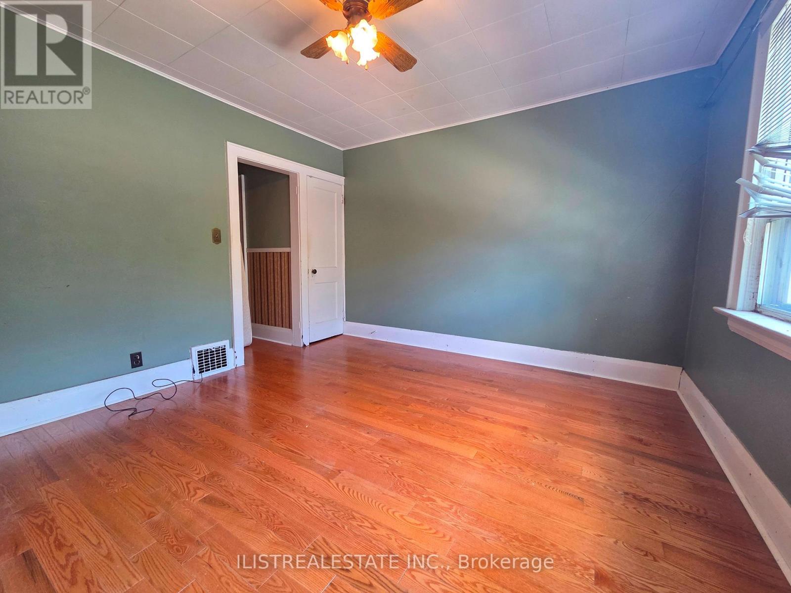 213 Blantyre Avenue, Toronto, Ontario  M1N 2R7 - Photo 12 - E13813636