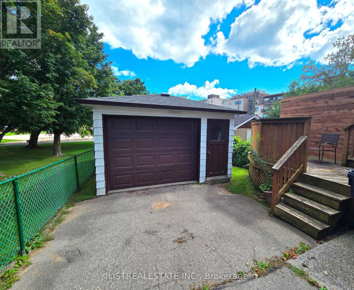 213 Blantyre Avenue, Toronto, Ontario  M1N 2R7 - Photo 3 - E13813636