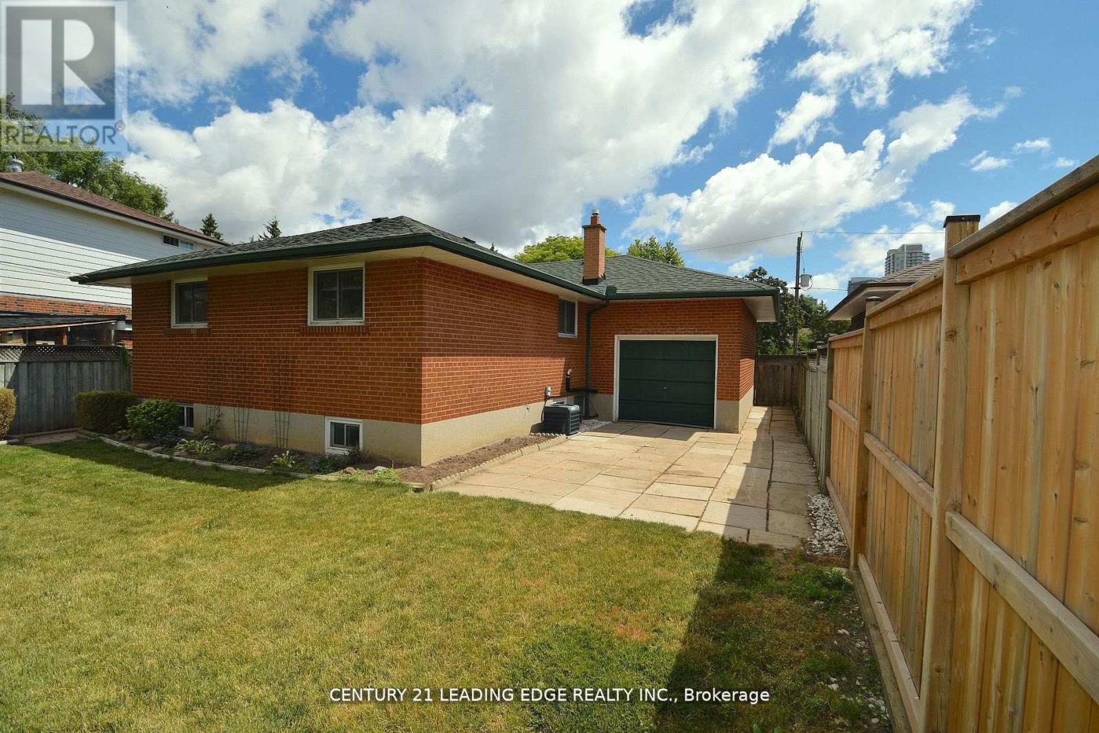 84 Allanford Road, Toronto, Ontario  M1T 2N5 - Photo 7 - E13813854
