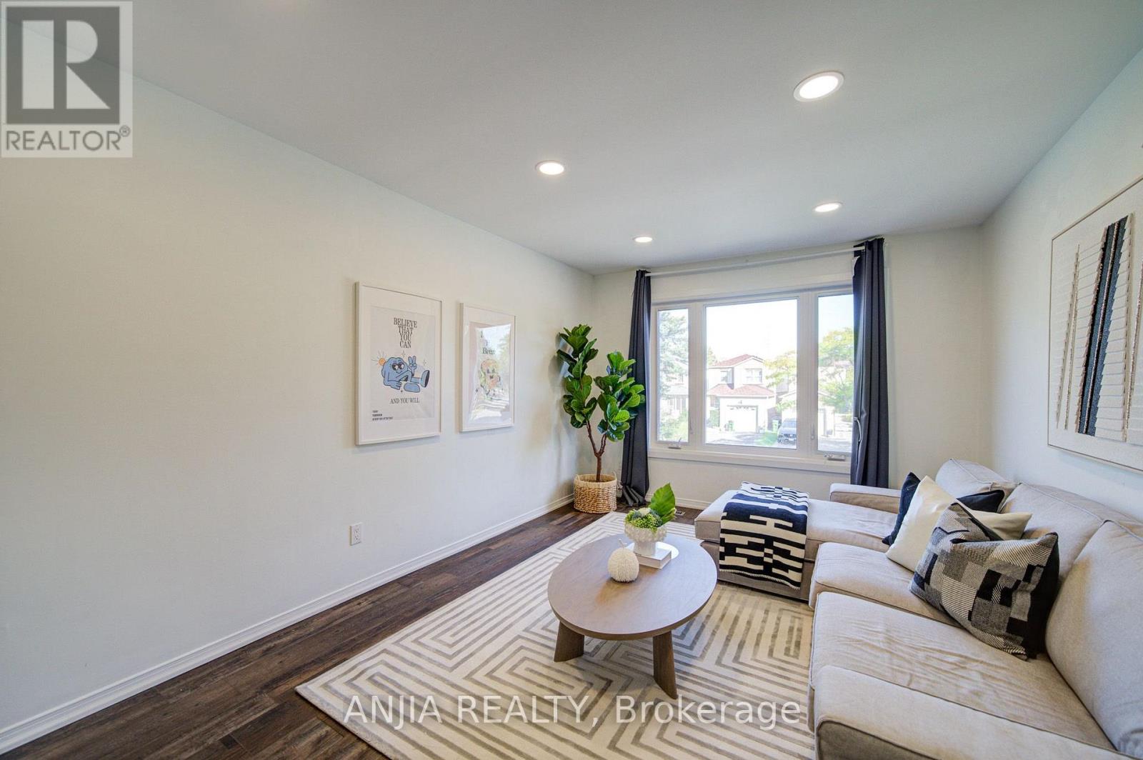 63 Enchanted Hills Crescent, Toronto, Ontario  M1V 3N9 - Photo 14 - E13813866