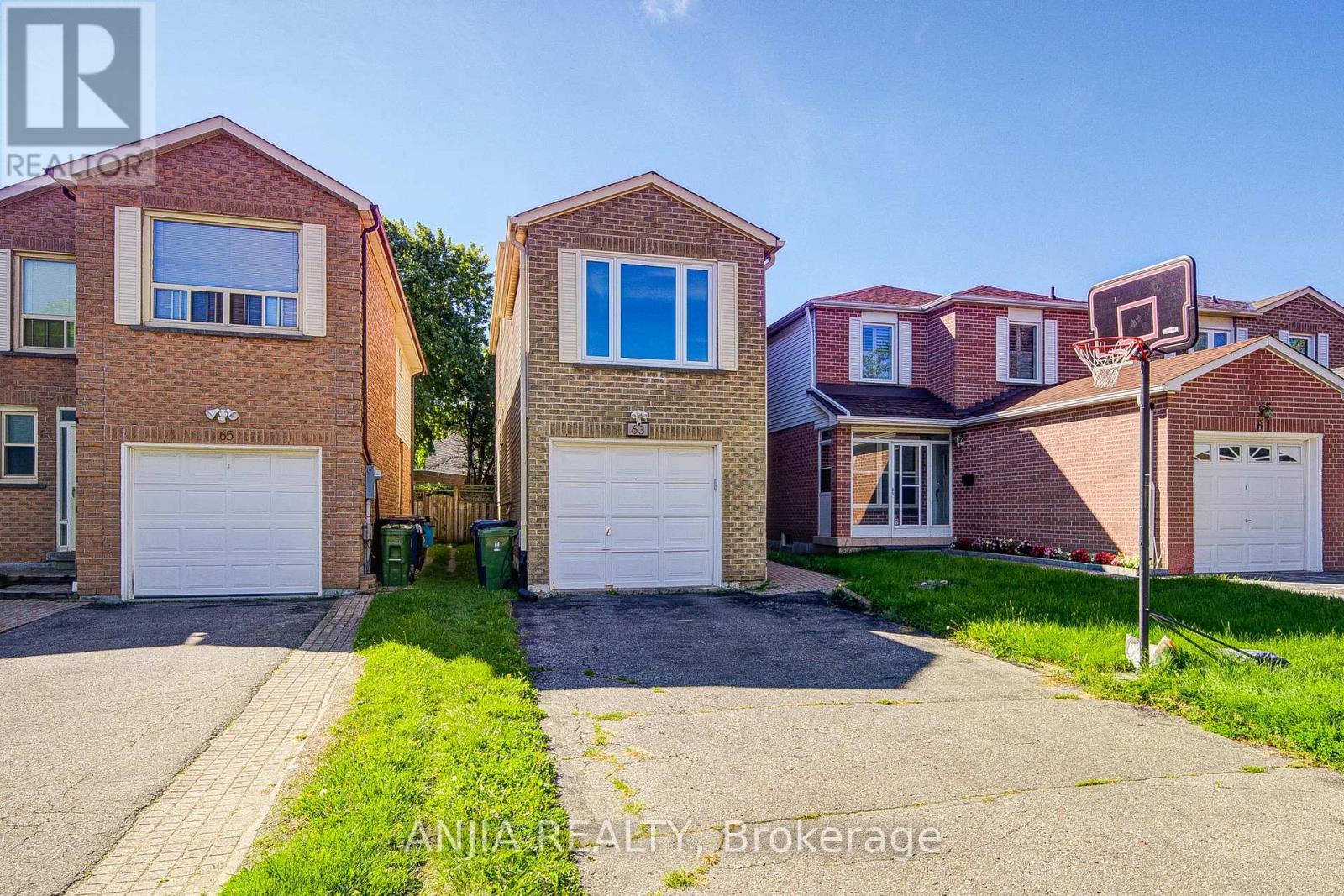 63 Enchanted Hills Crescent, Toronto, Ontario  M1V 3N9 - Photo 2 - E13813866