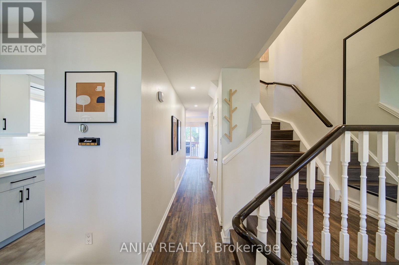 63 Enchanted Hills Crescent, Toronto, Ontario  M1V 3N9 - Photo 6 - E13813866