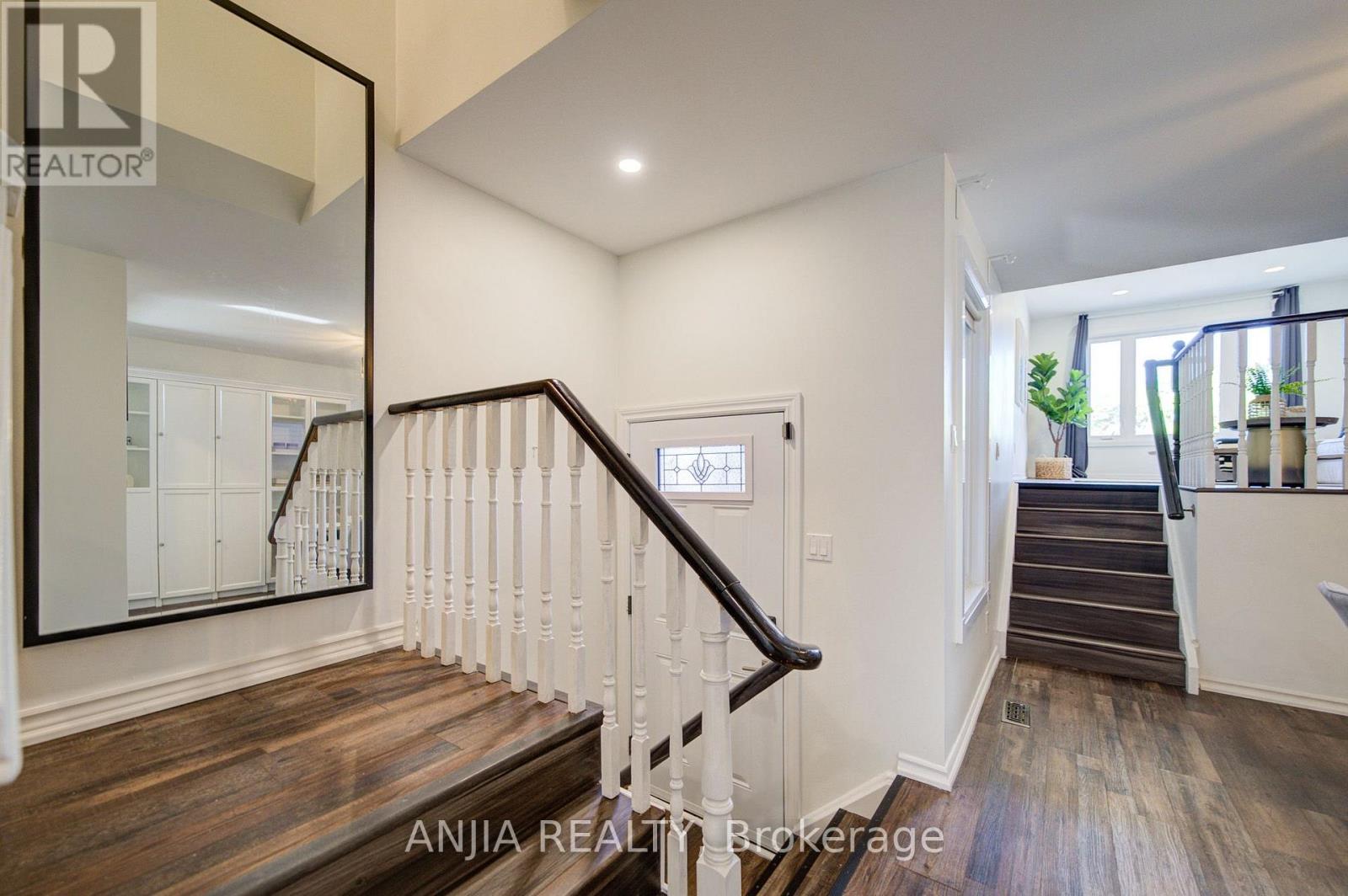 63 Enchanted Hills Crescent, Toronto, Ontario  M1V 3N9 - Photo 7 - E13813866