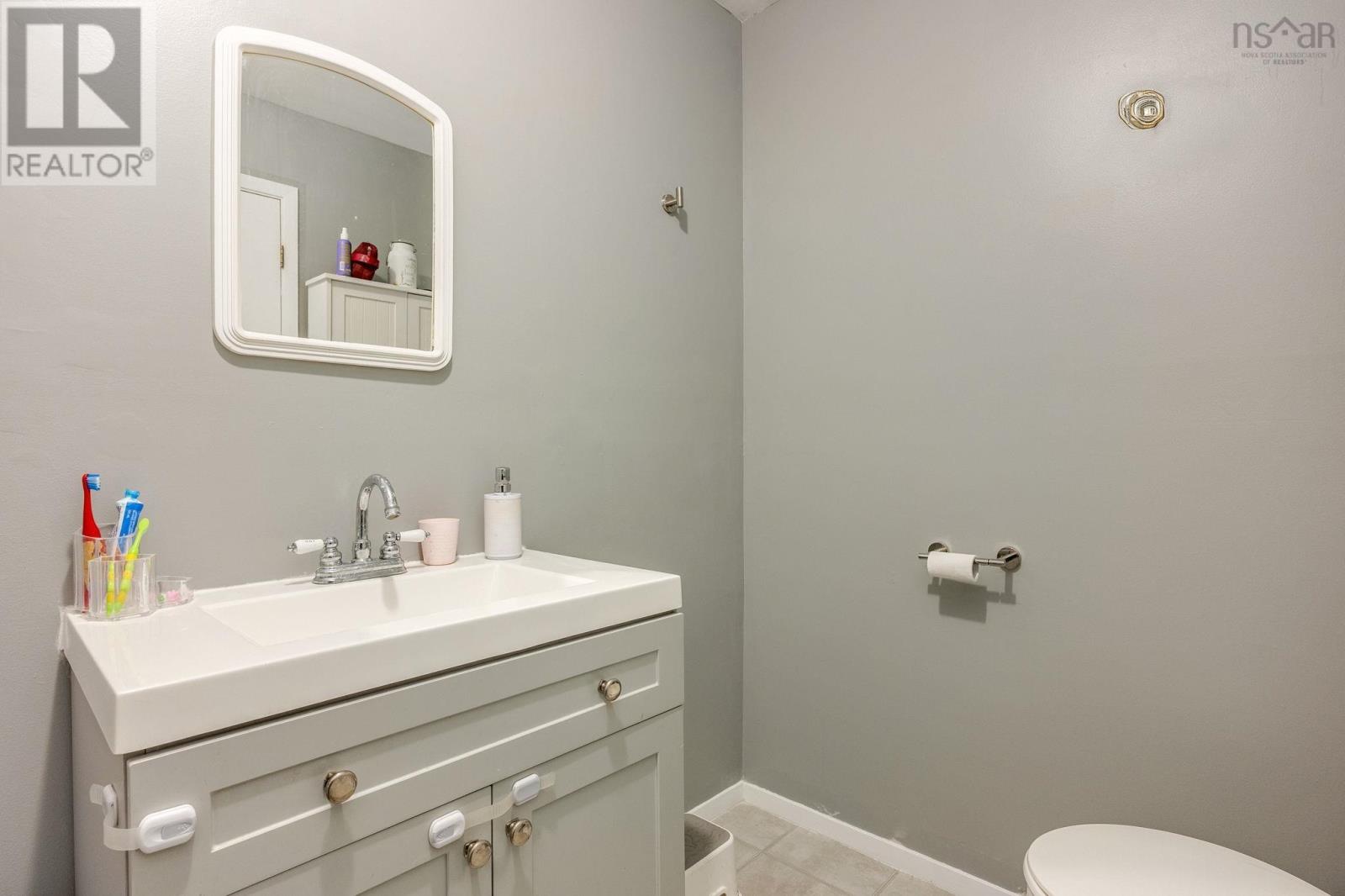 40 Mount Hanley Road photo 23