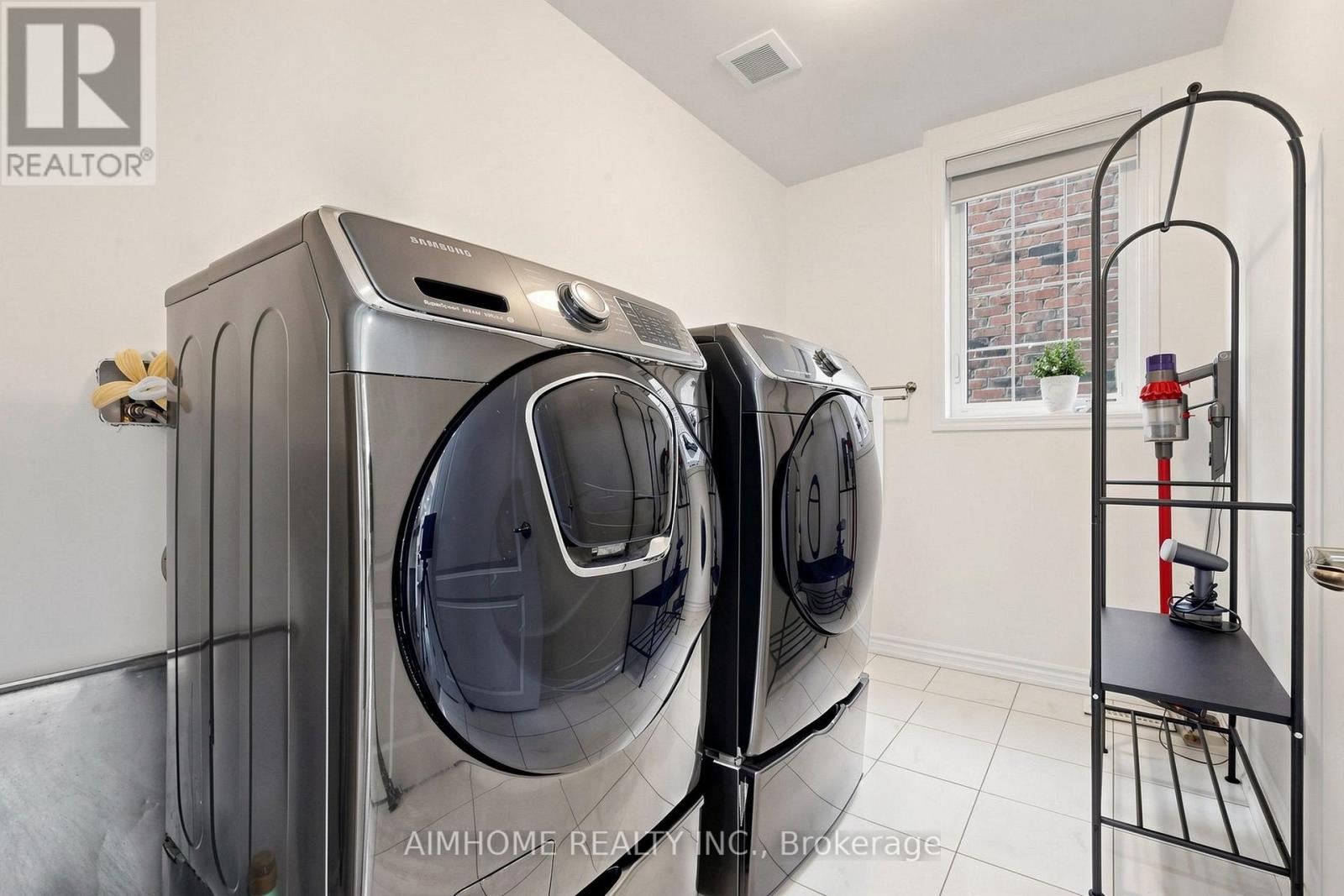 48 Pierre Berton Boulevard, Vaughan, Ontario  L0J 1C0 - Photo 39 - N13813696